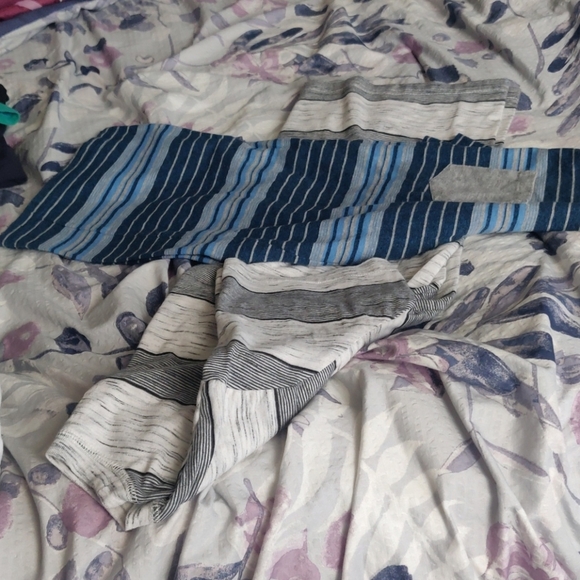 - Bundle of 4 Boys shirt - Picture 3 of 7